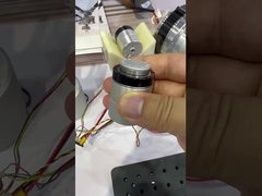 Extensión lateral de los actuadores giratorios micro y ligeros